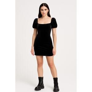 Black Velvet Velour Babydoll Dress — Puff Sleeve Witchy Goth Size M